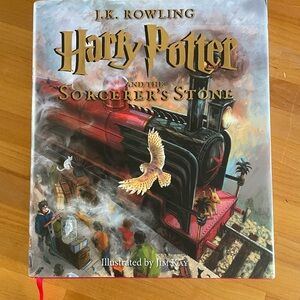 Harry Potter and the Sorcerer's Stone Illustrated Edition